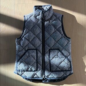 J. Crew Black and Cream ChevronQuilted Vest, size Medium, Like New